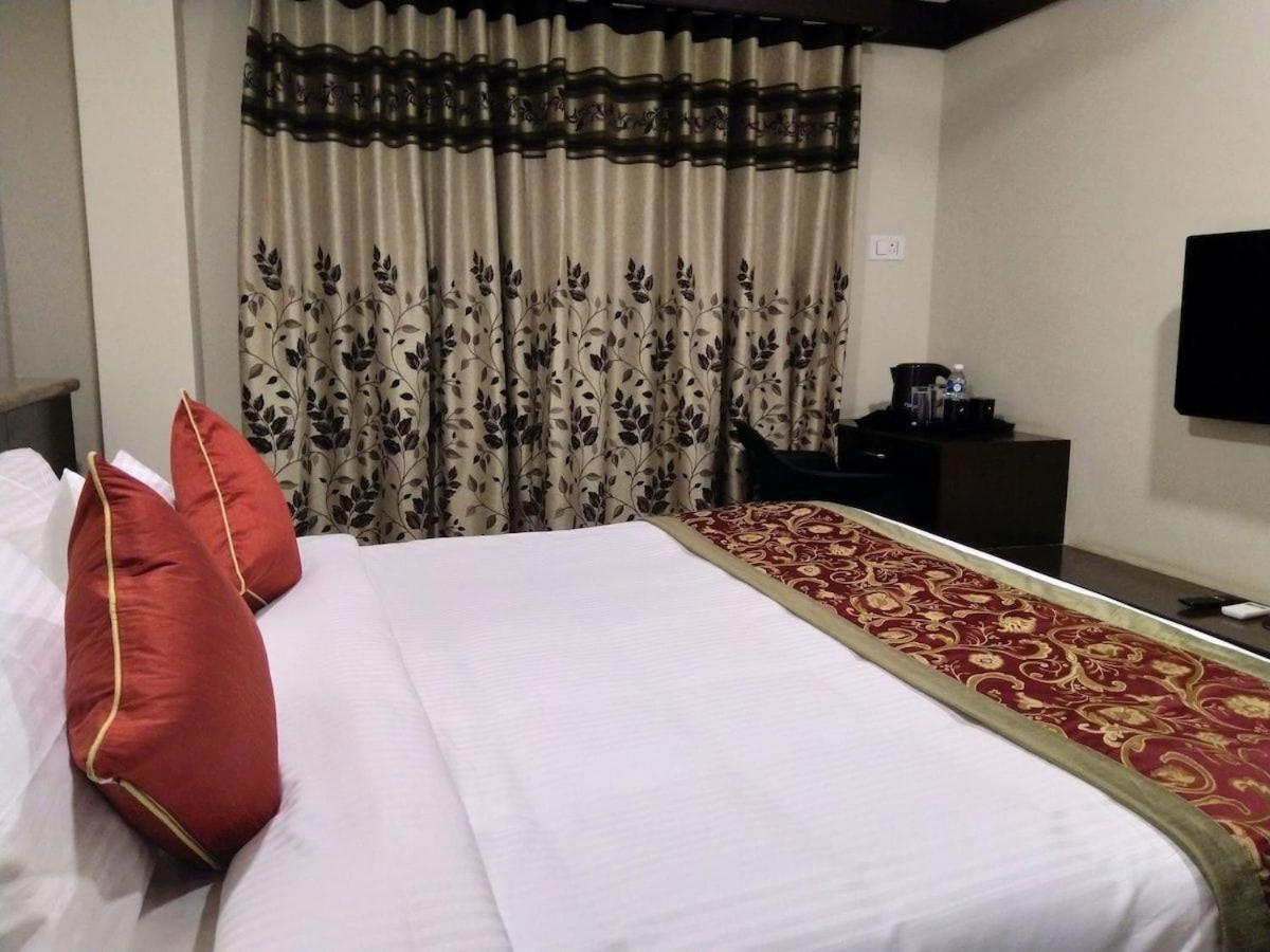 S R Plaza At Delhi Airport Hotell New Delhi Eksteriør bilde