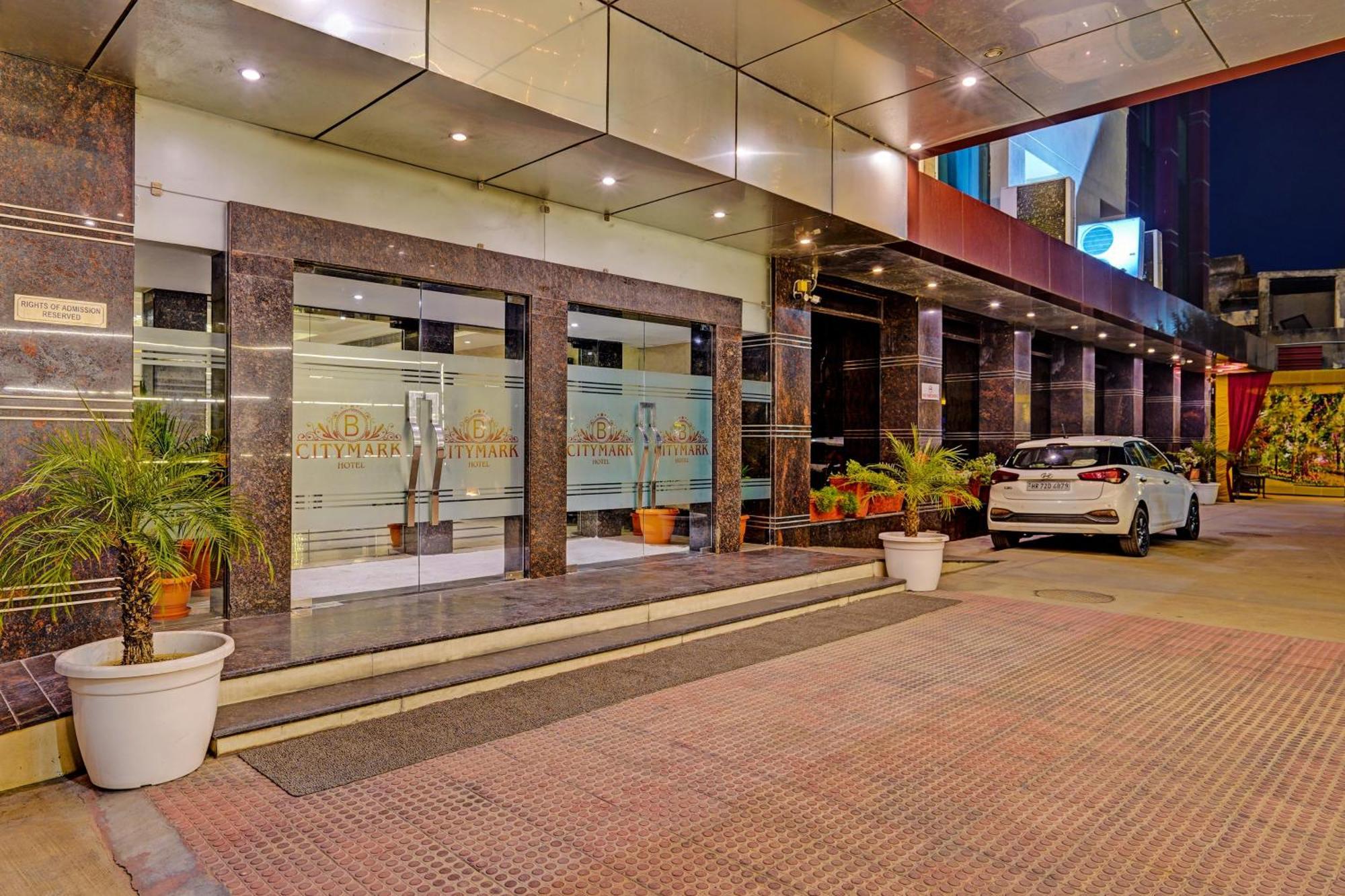 S R Plaza At Delhi Airport Hotell New Delhi Eksteriør bilde